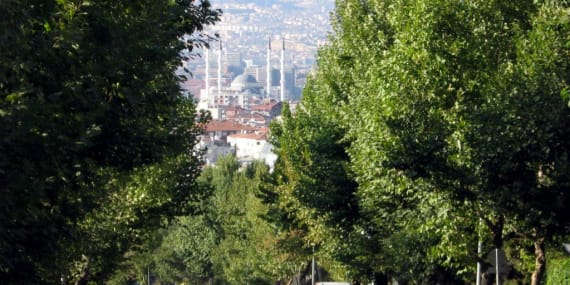 Cinnah Caddesi’nde Tarihi Bir Yürüyüş: En İyi Görülecek Yerler