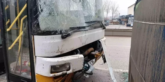 Ankara’da Zincirleme Trafik Kazasında 33 Yaralı