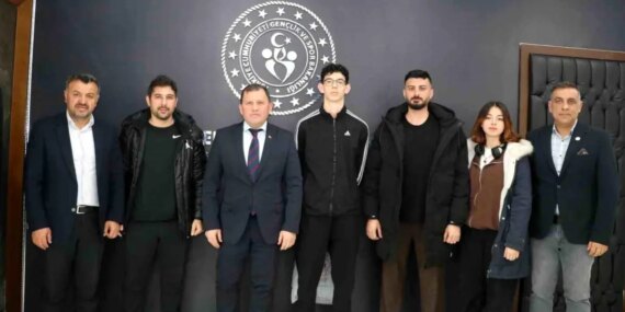 Kayseri’nin Başarılı Sporcuları, Gençlik ve Spor İl Müdürü Ali İhsan Kabakcı’yı Ziyaret Etti!