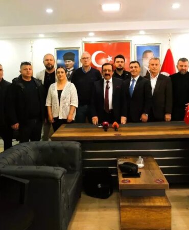 anahtar-parti-denizlide-calkalaniyor-istifa-geldi-bXddnRae.jpg
