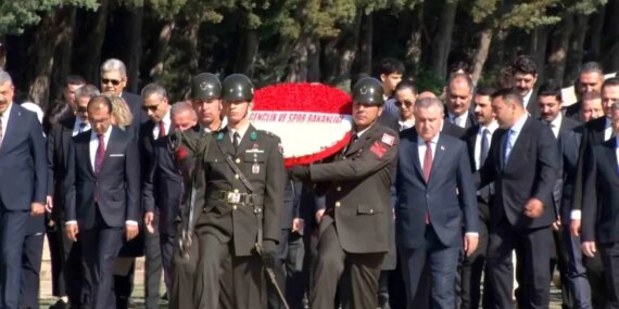 Gençlik ve Spor Bakanı Osman Aşkın Bak’tan 19 Mayıs’ta Anıtkabir Ziyareti
