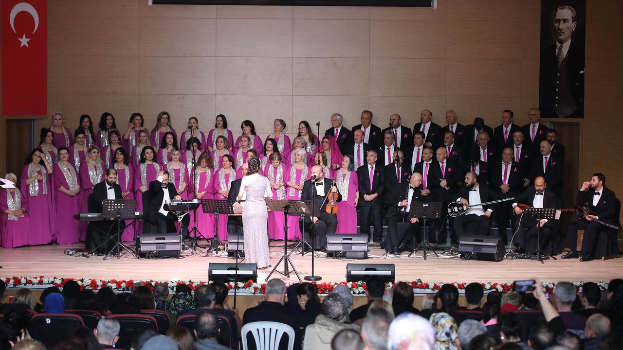 Unutulmayanlar” konseri müzikseverlere nostaljik bir akşam yaşattı - Birlik  Haber Ajansı - Türkiye'nin Haber Ağı