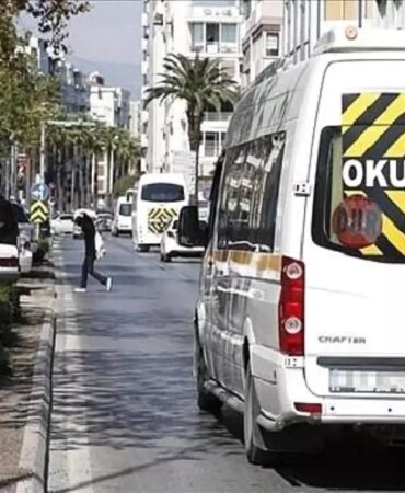 okul-servis-araclarinda-15-yas-siniri-1-yil-daha-uzatildi-servisciler-rahat-nefes-aldi-iAQ1cd5U.jpg