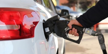 akaryakita-zam-geliyor-benzin-ve-motorine-rekor-artis-OVT7ZpJu.jpg