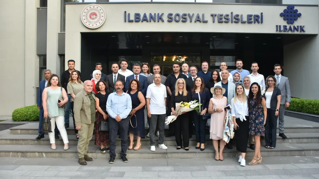 Ankara Üniversitesi'nden mezuniyet coşkusu - Haberi Bizde - Alanya Haberleri