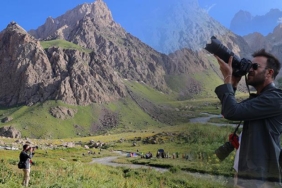 ankarali-polisten-hakkariye-gonul-kopru-doganin-kalbinde-objektifin-ardindan-bir-hik-ye-APs9hSU8.jpg