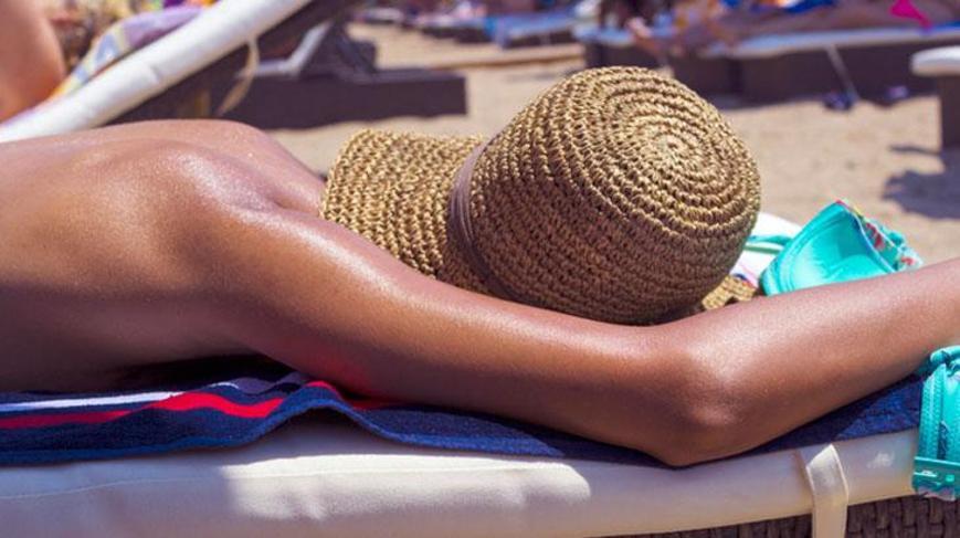 Bronzlaşırken sağlığınızdan olmayın! Dermatologlar uyarıyor, hasarı kalıcı  - Cilt Bakımı
