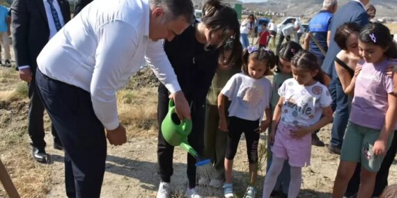 Çocuklardan Çevreye Anlamlı Destek: Fidanlar Geleceğe Nefes Oluyor
