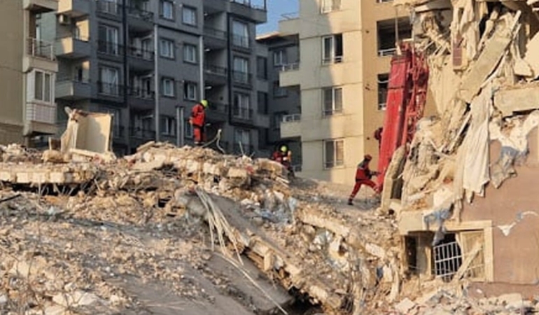 100-kisinin-hayatini-kaybettigi-suleyman-mutlu-apartmani-davasinda-sok-rapor-2MqCN3qU.jpg