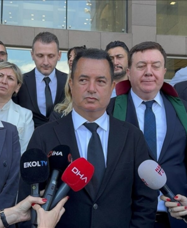 acun-ilicali-ilk-kez-hakim-karsisinda-hayatimda-ilk-defa-suclamayla-yargilaniyorum-UPQnP5ux.webp