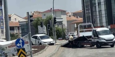 sincanda-feci-kaza-abb-personeline-arac-carpti-3-yarali-AMZMj9Ec.jpg